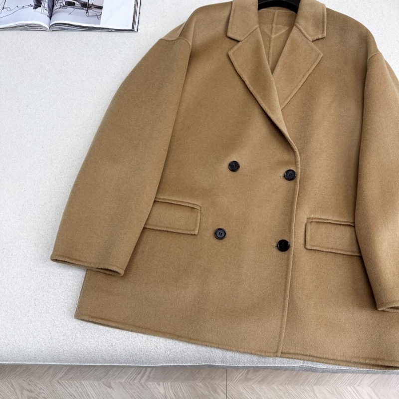Pra*a outwear